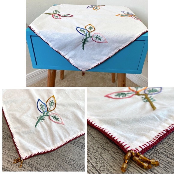 NEW SET OF 2 Handmade Flowers Hand Embroidered Multicolored Small Tablecloths - Picture 1 of 13